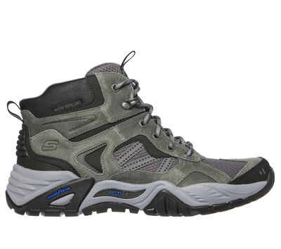Relaxed Fit: Skechers Arch Fit Recon - Percival